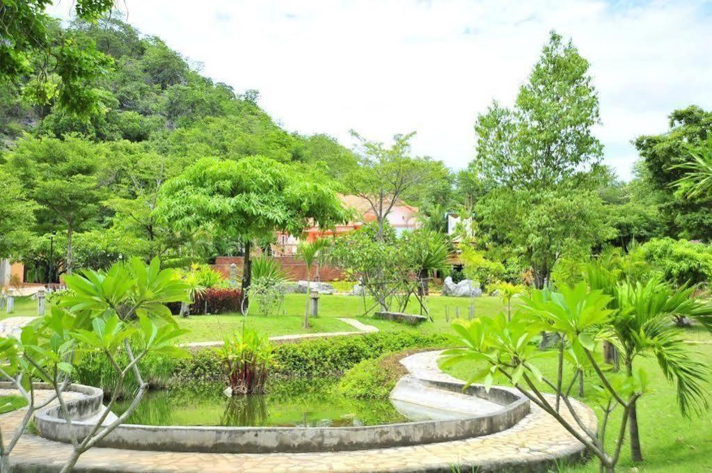 Dusit Talai Resort Mu Si Exterior foto